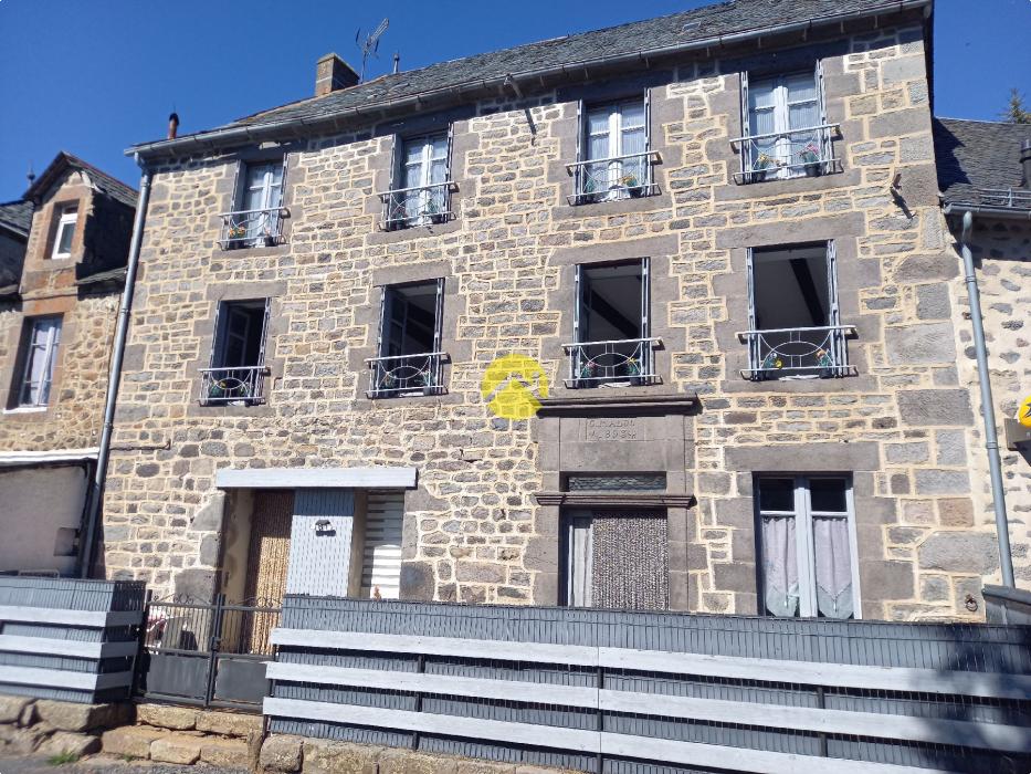 Grande maison  en pierre 1900