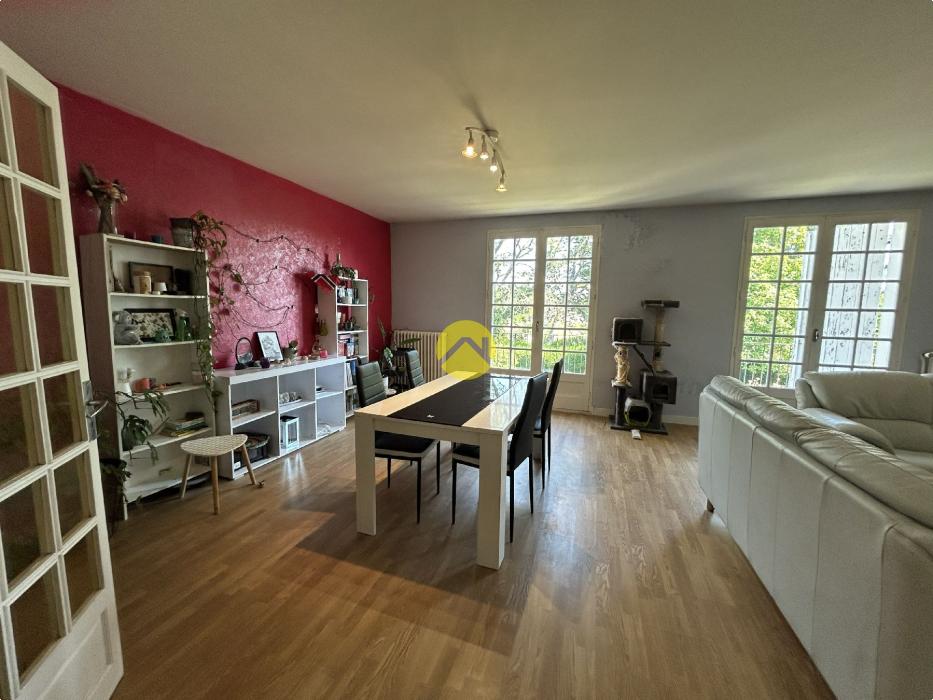 PAVILLON SUR SOUS-SOL AMENAGE