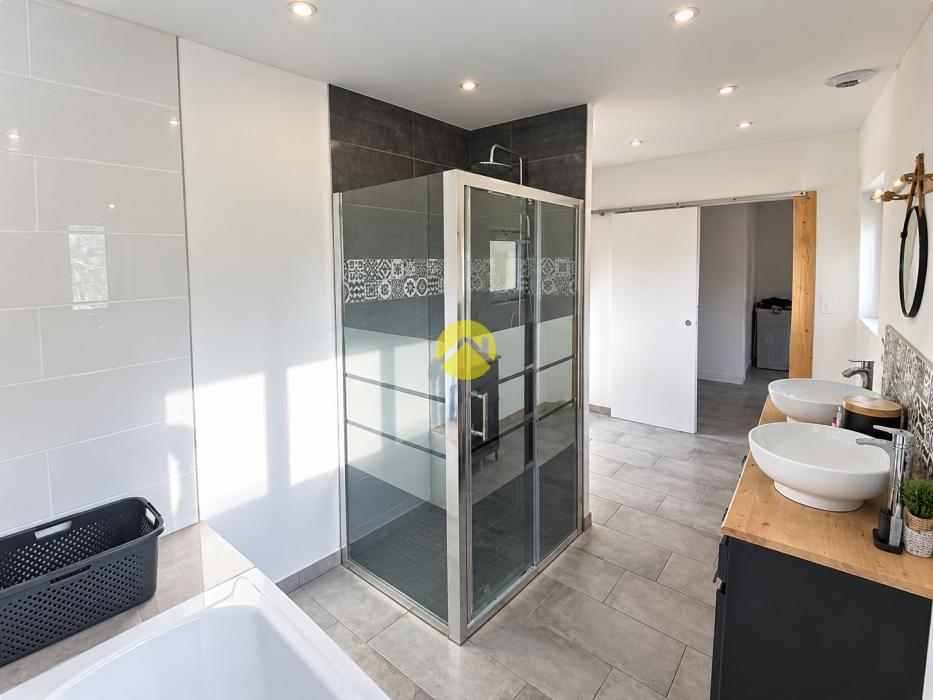 Maison individuelle et ses dépendan
