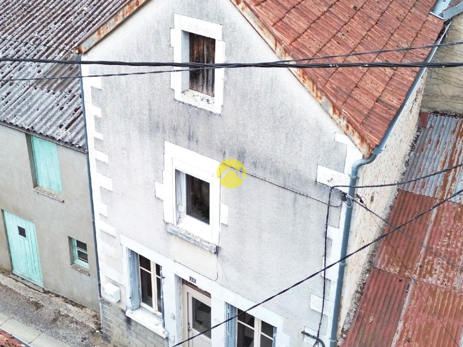 MAISON DE VILLAGE AVEC JARDIN