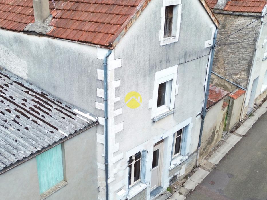 MAISON DE VILLAGE AVEC JARDIN