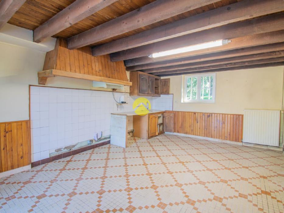 Maison en pierre au bord de Forêt