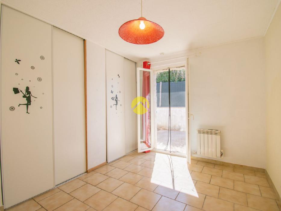 Maison plain-pied au centre village