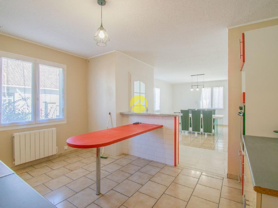 Maison plain-pied au centre village