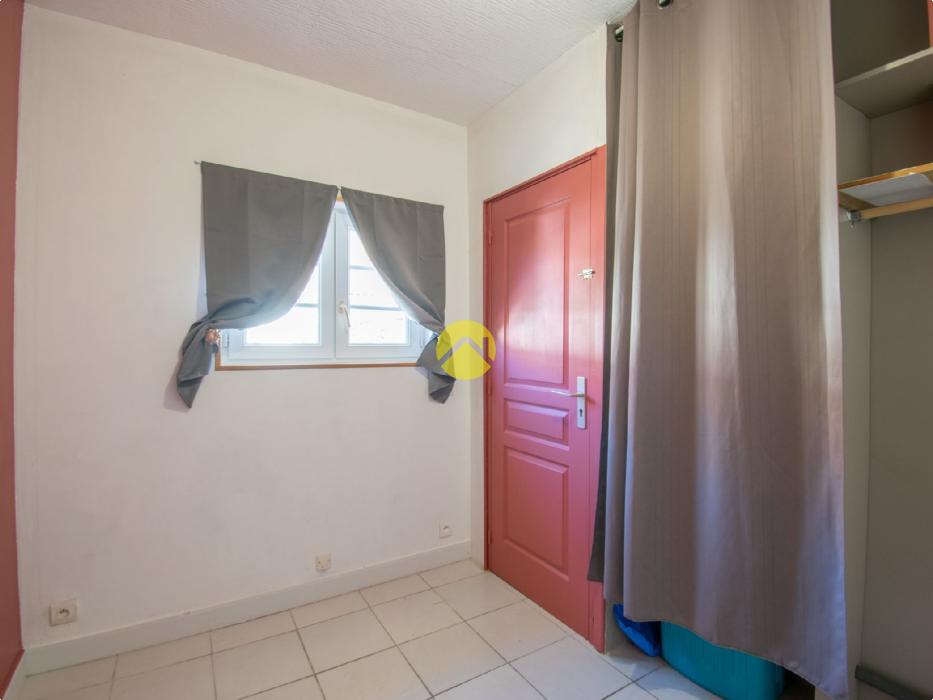 Maison plain-pied au centre village
