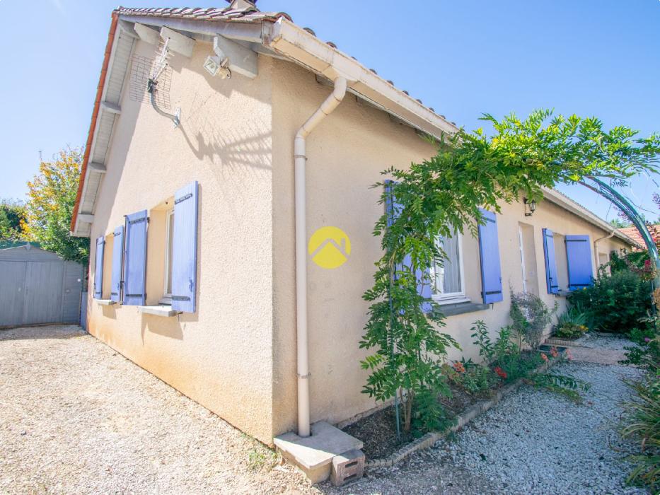 Maison plain-pied au centre village