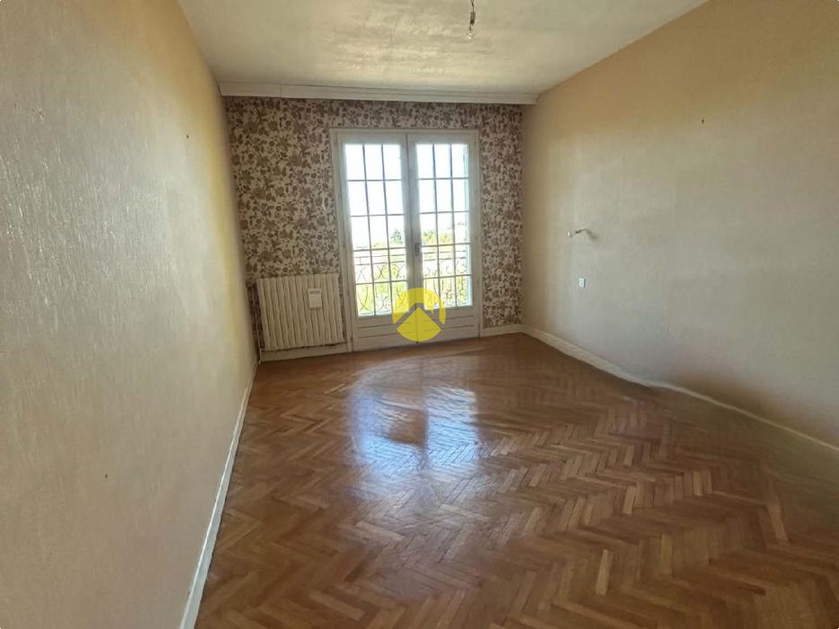 Maison sur sous sol + terrain 