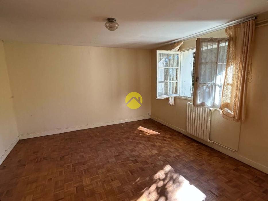 Maison sur sous sol + terrain 
