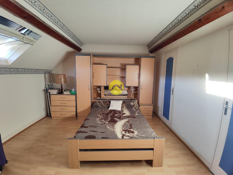 PROCHE CENTRE 3CH TERRAIN 1500M²