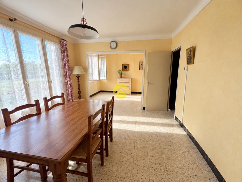 Maison et grand terrain au calme !