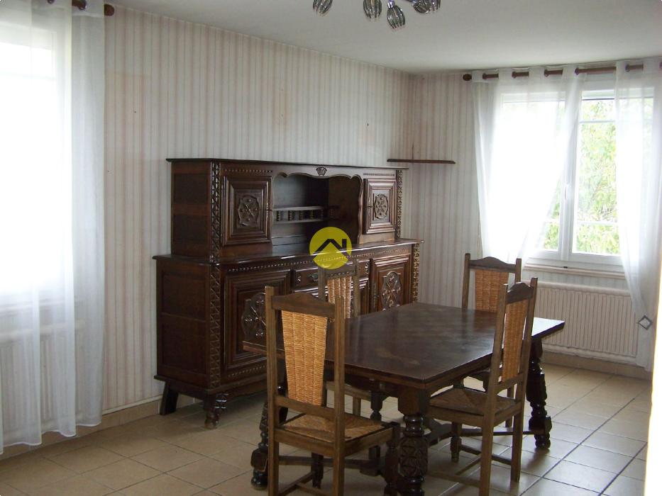 MAISON SUR SOUS SOL INDEPENDANTE
