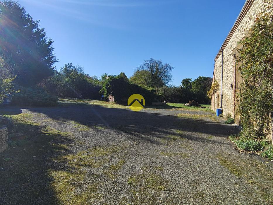 longère en pierre