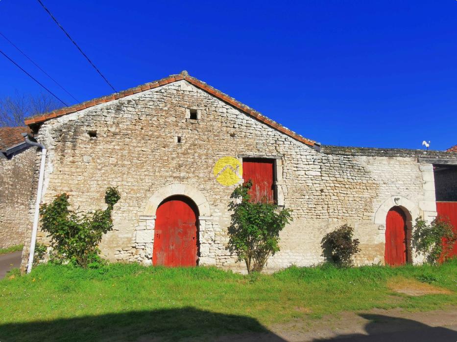 ENSEMBLE EN PIERRE A RENOVER