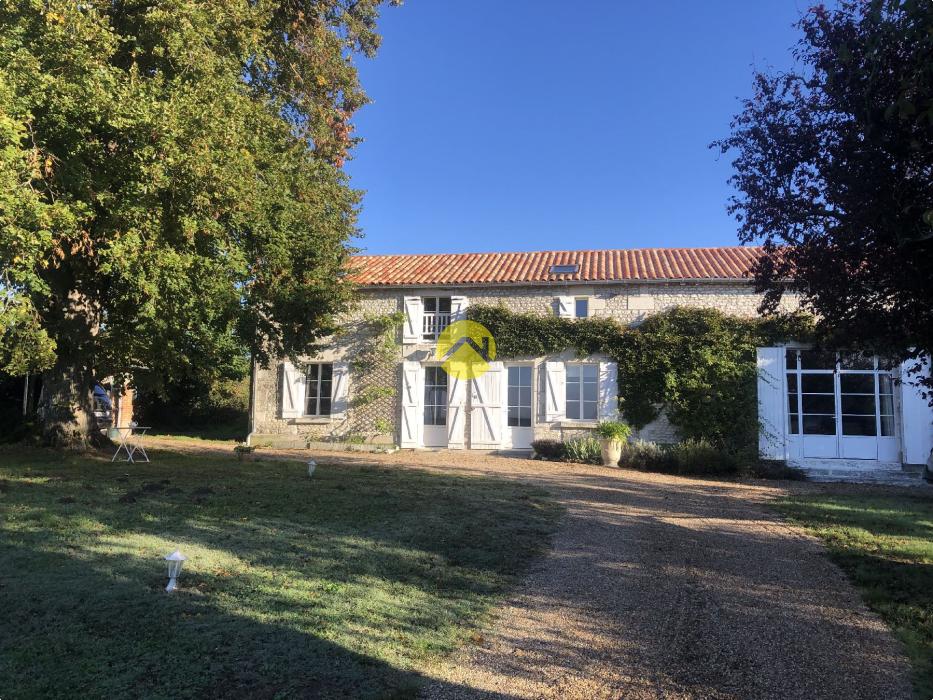SPLENDIDE MAISON A LA CAMPAGNE