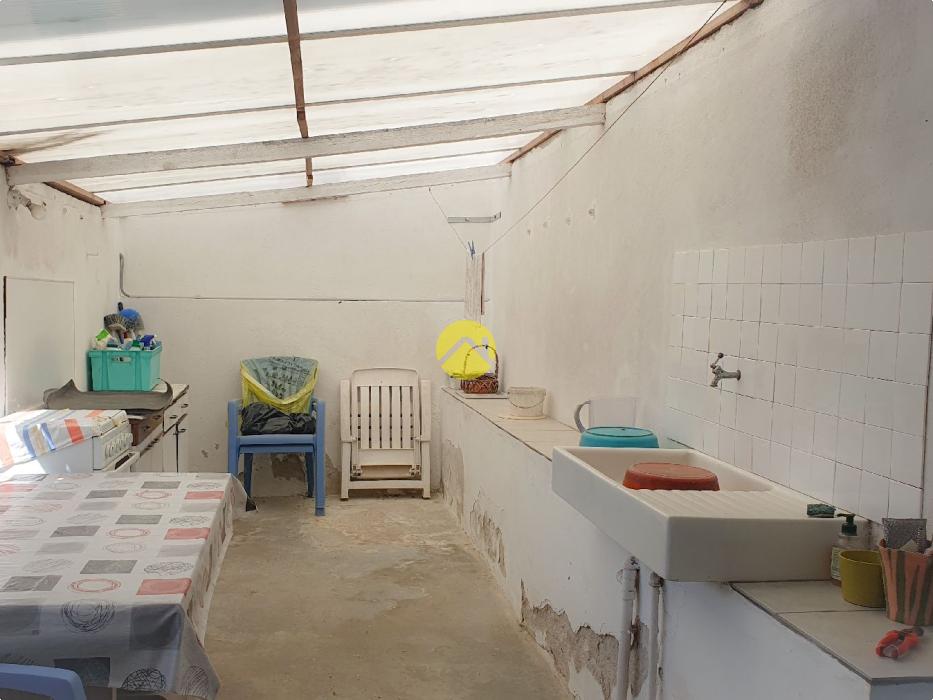 GRAND JARDIN ET CHAMBRE AU RDC