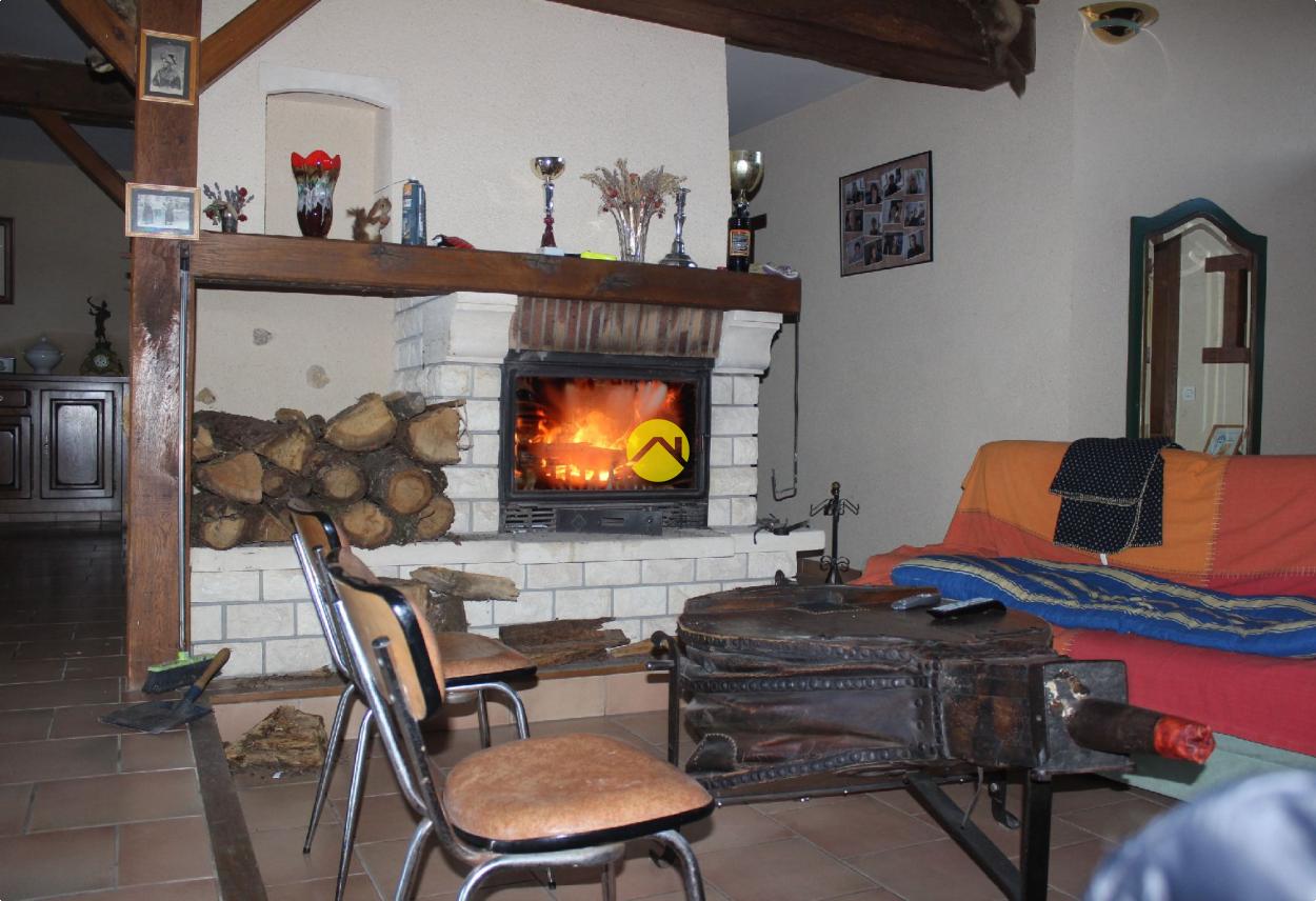 Maison 5 pièces 180 m² à Saint-Léopardin-d'Augy, photo 3