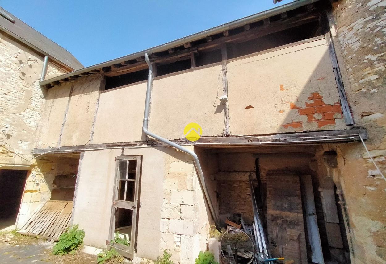 Maison 5 pièces 200 m² · à Blet · 200 m² · 75 000 €