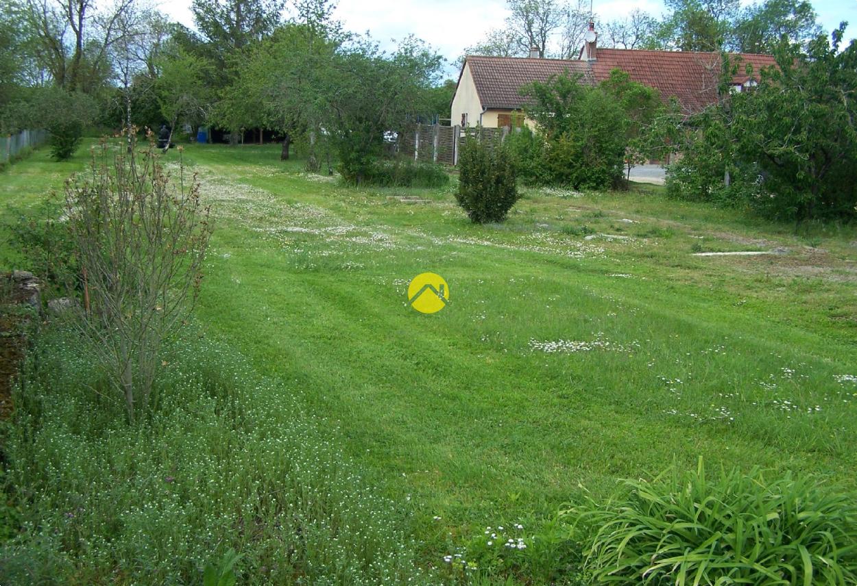 Terrain 1491 m² à La Chapelle Saint Ursin, photo 2
