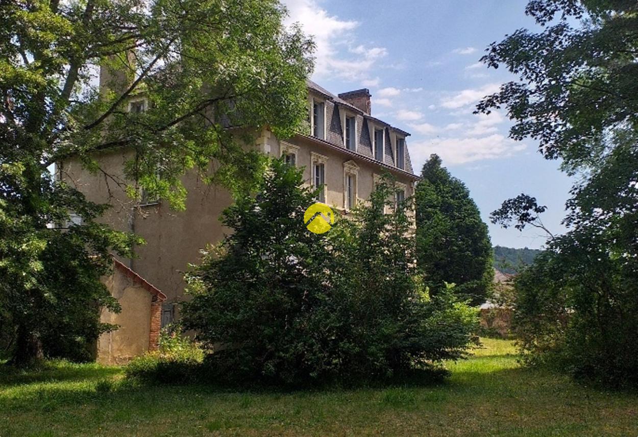 Maison 20 pièces 671 m² à Chambon-sur-Voueize, photo 3