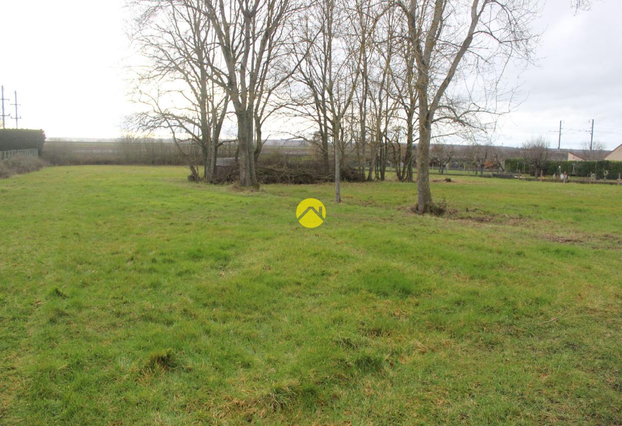 Terrain 2182 m² · à Toulon sur Allier · 2 182 m² · 70 000 €