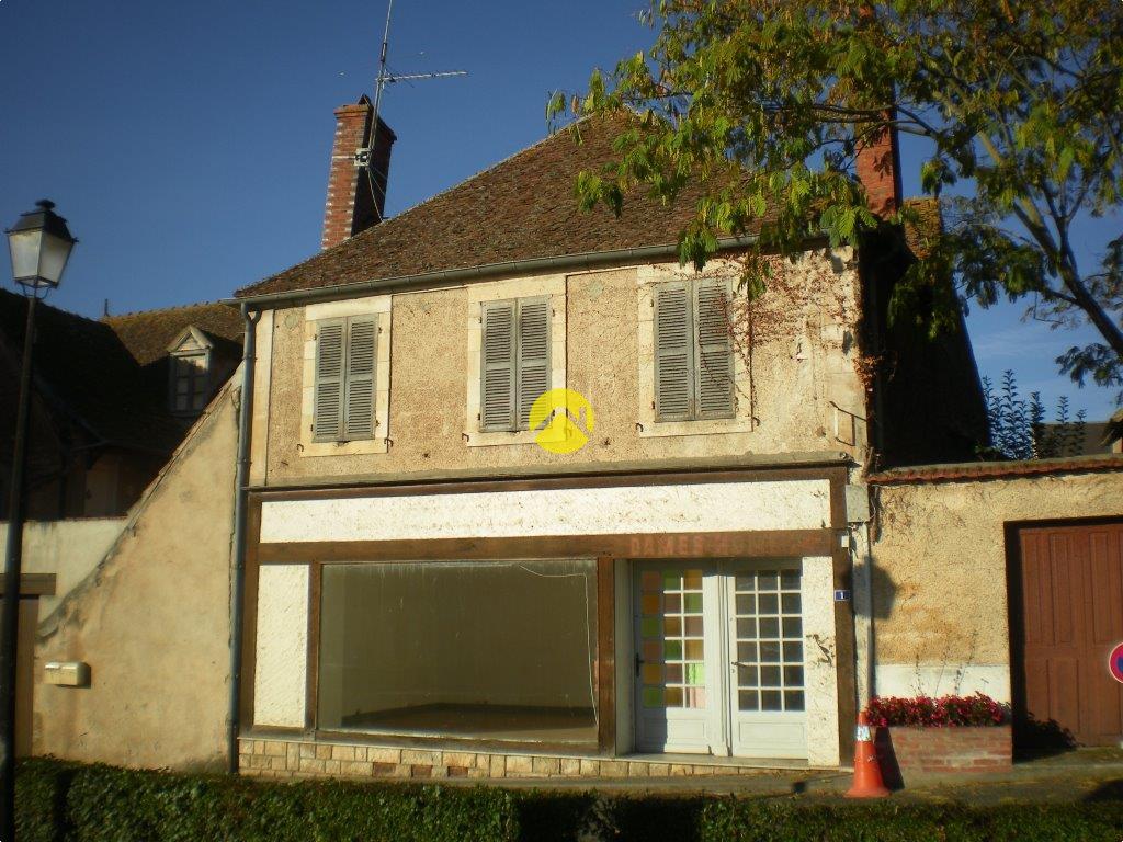 Appartement 4 pièces 118 m² · à Charenton du Cher · 118 m² · 39 000 €