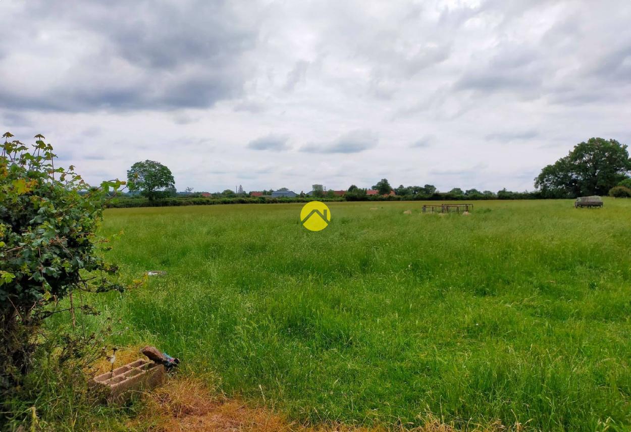 Terrain 1672 m² · à Blet · 1 672 m² · 28 000 €