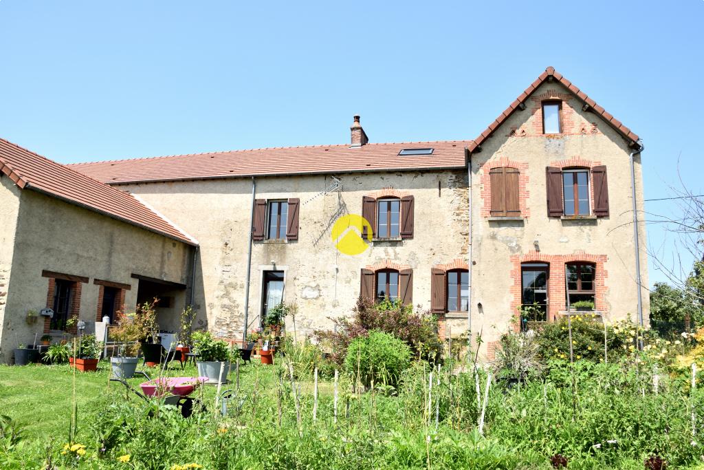 Maison 10 pièces 246 m² · à Boussac · 246 m² · 247 000 €