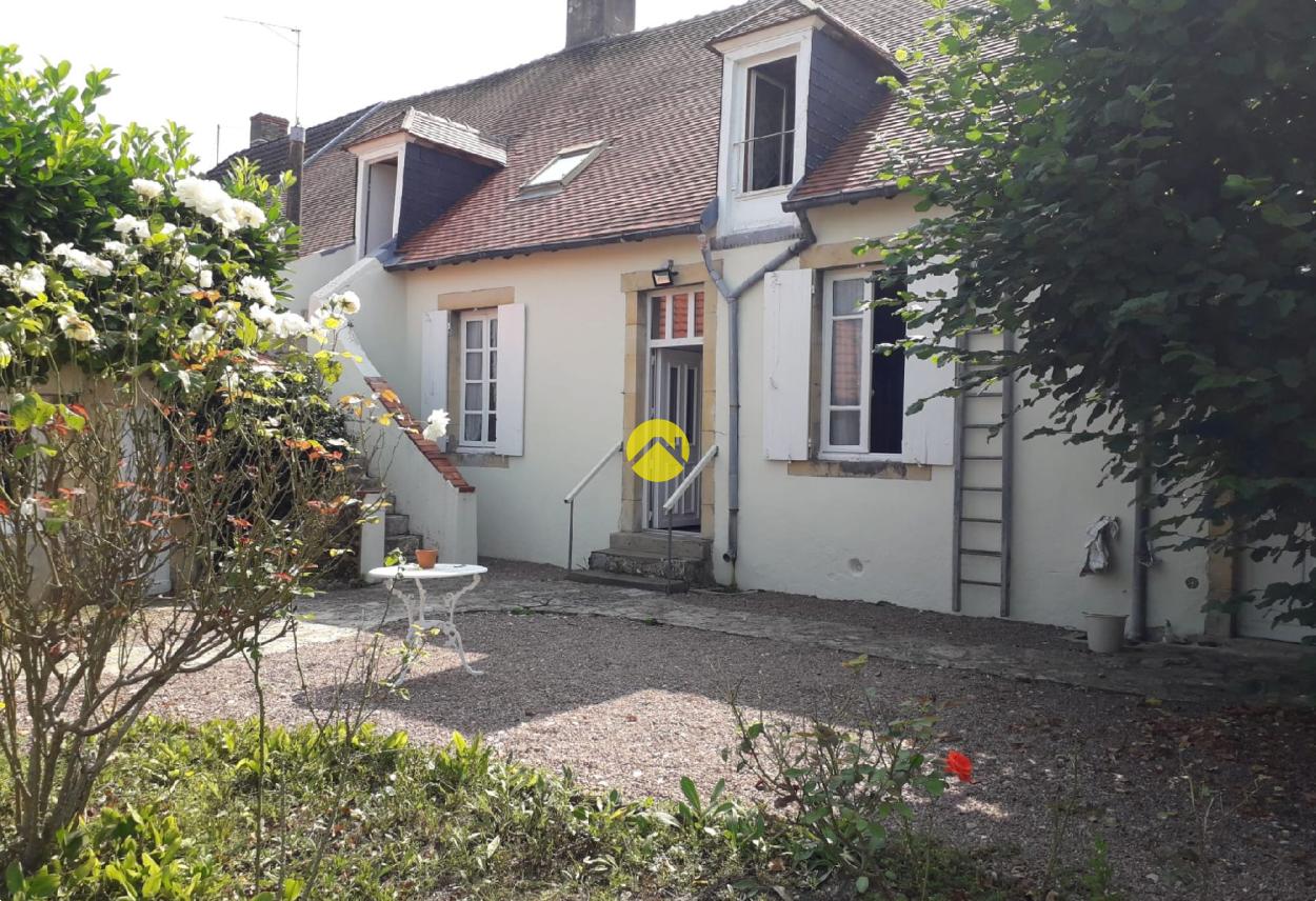 Maison 6 pièces 185 m² · à La Guerche-sur-l'Aubois · 185 m² · 59 500 €