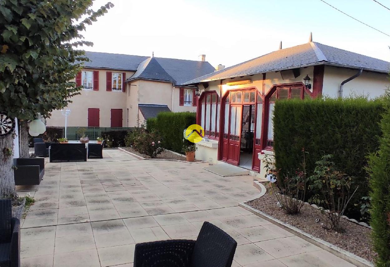 Appartement 14 pièces 635 m² · à Bourbon l'Archambault · 635 m² · 430 000 €