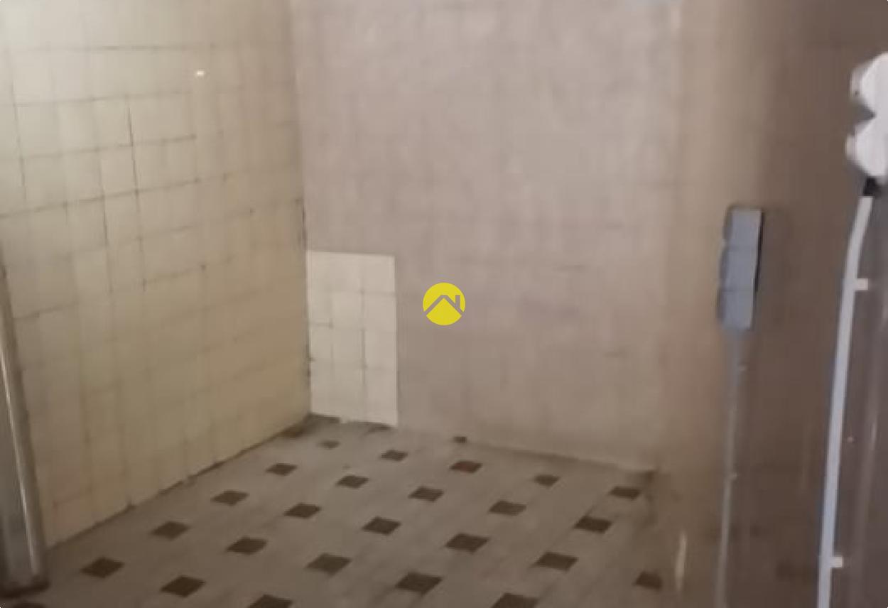 Immeuble 604 m² à Nérondes, photo 12