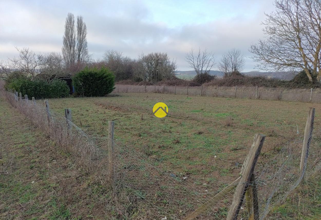 Terrain 3810 m² · à Vatan · 3 810 m² · 43 000 €