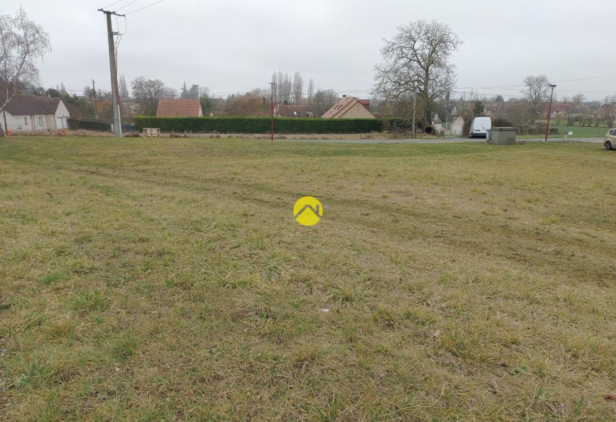 Terrain 1657 m² · à Vatan · 1 657 m² · 28 110 €