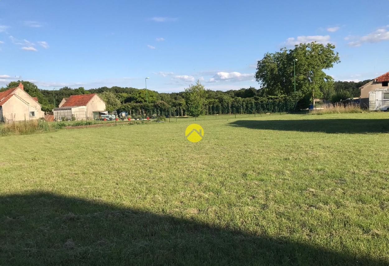 Terrain 1000 m² · à Levet · 1 000 m² · 20 000 €