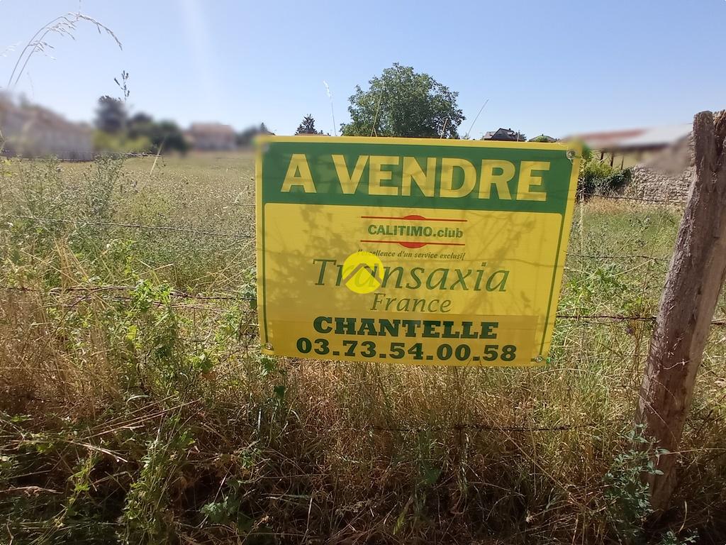 Terrain 7 pièces 116 m² · à Gannat · 116 m² · 34 000 €