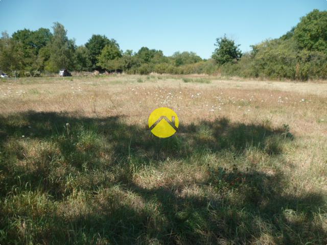 Terrain 1143 m² · à St Amand-Montrond · 1 143 m² · 20 000 €