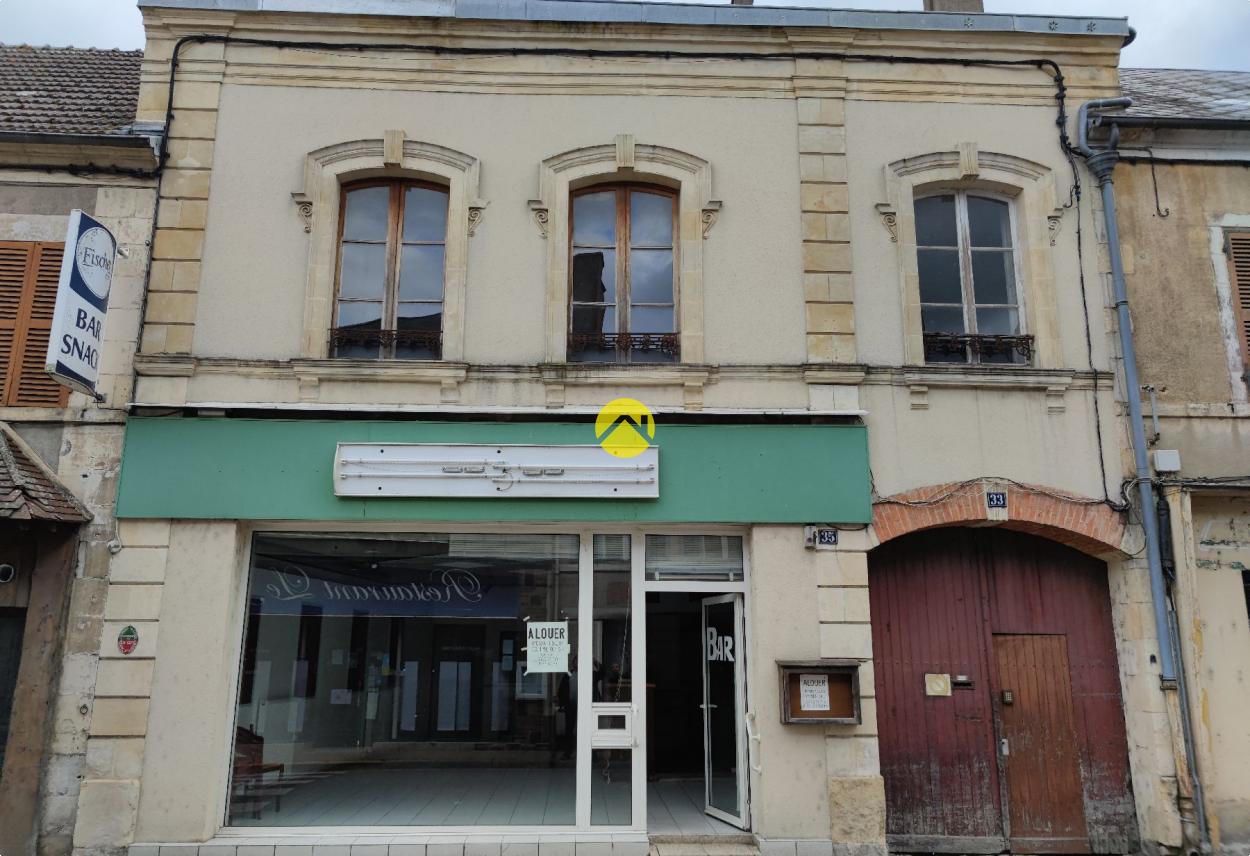 Appartement 12 pièces 250 m² · à La Guerche-sur-l'Aubois · 250 m² · 80 000 €
