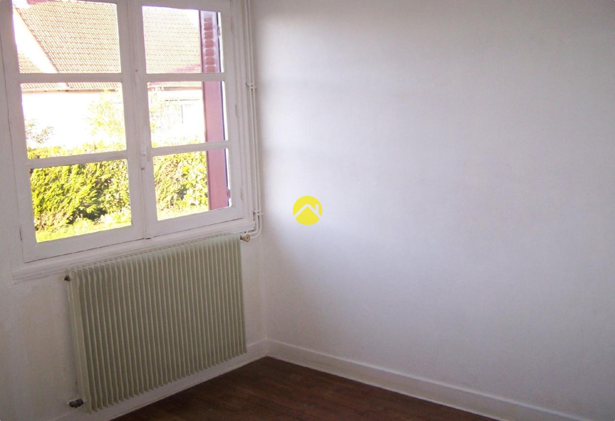 Appartement 4 pièces 60 m² à Saint-Florent-sur-Cher, photo 4