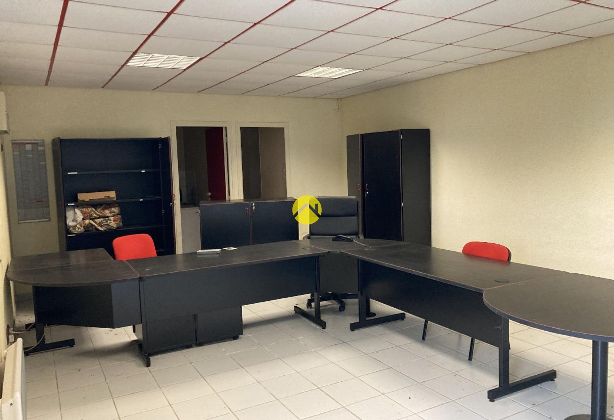 Immeuble 2 pièces 220 m² · à Avord · 220 m² · 163 500 €