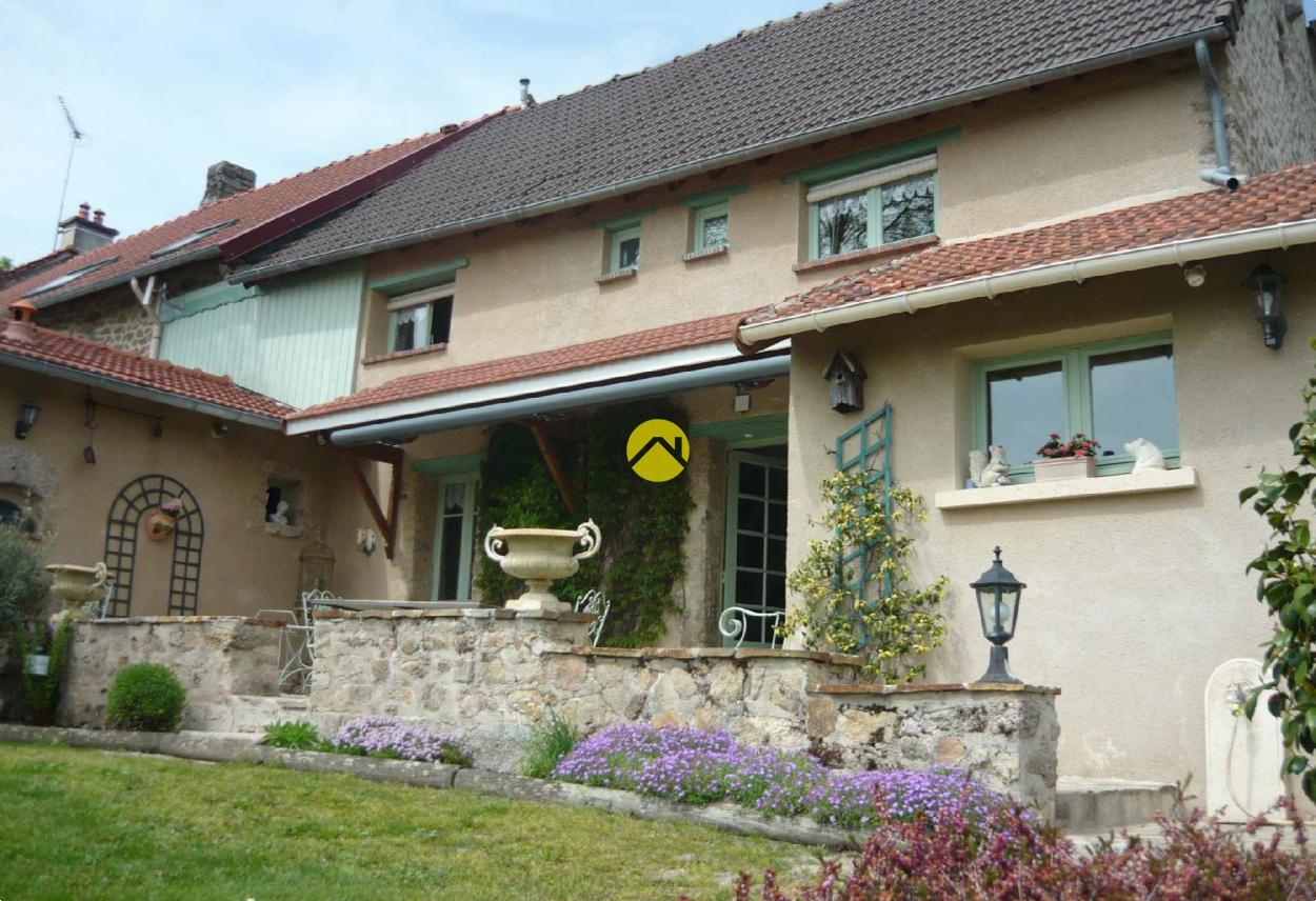 Maison 6 pièces 180 m² · à Dun le Palestel · 180 m² · 84 000 €