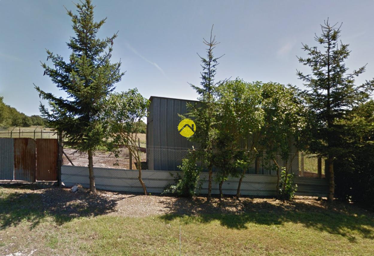 TERRAIN ET HANGAR à Vailly-sur-Sauldre, photo 2