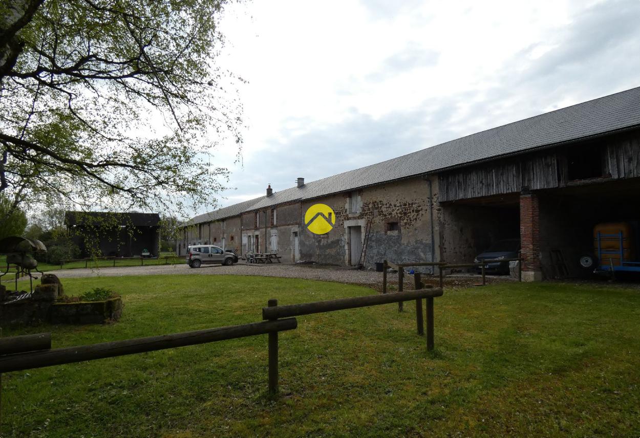 Maison 12 pièces 500 m² · à Coullons · 500 m² · 482 000 €