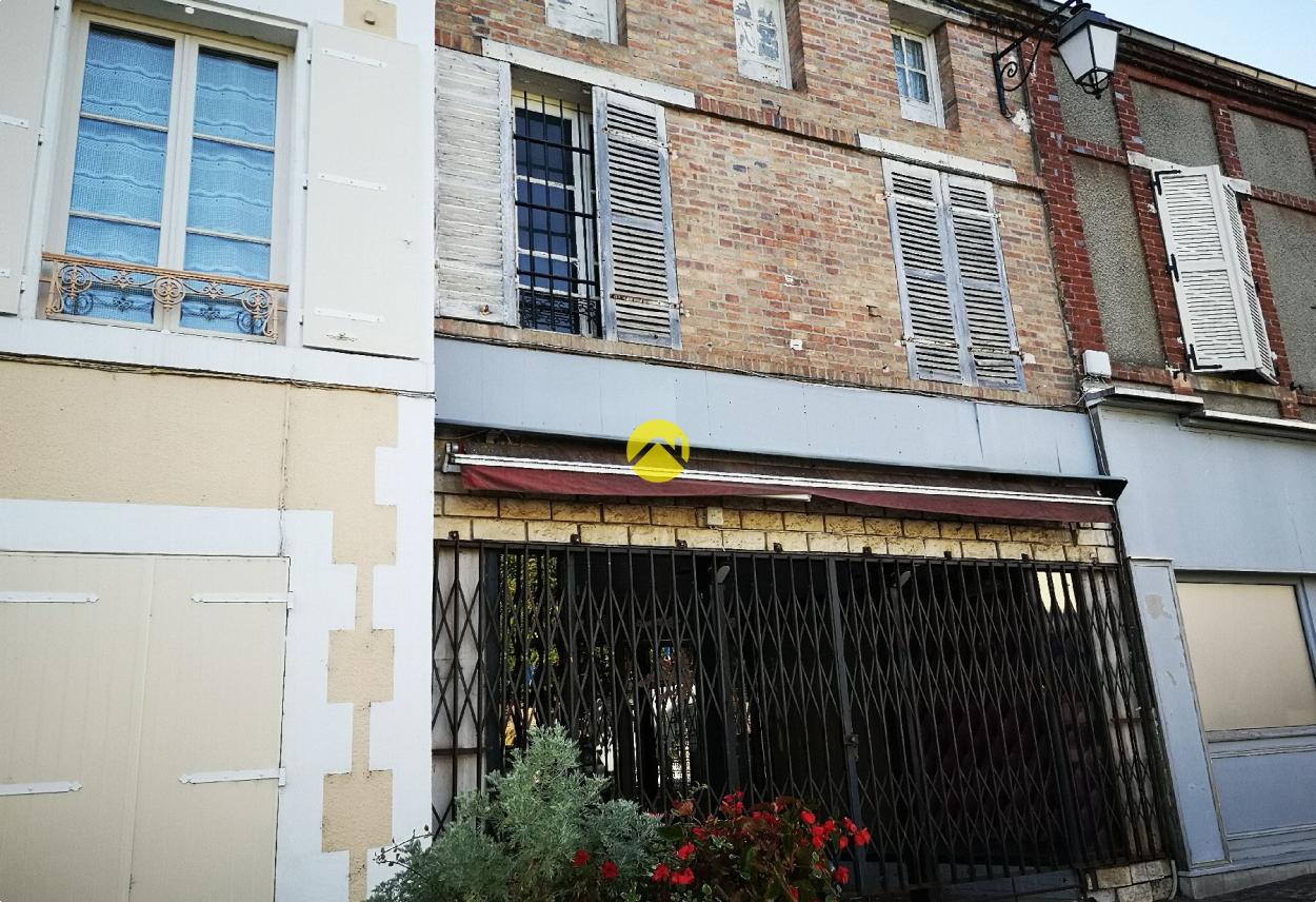 Appartement 4 pièces 120 m² · à Bléneau · 120 m² · 31 500 €