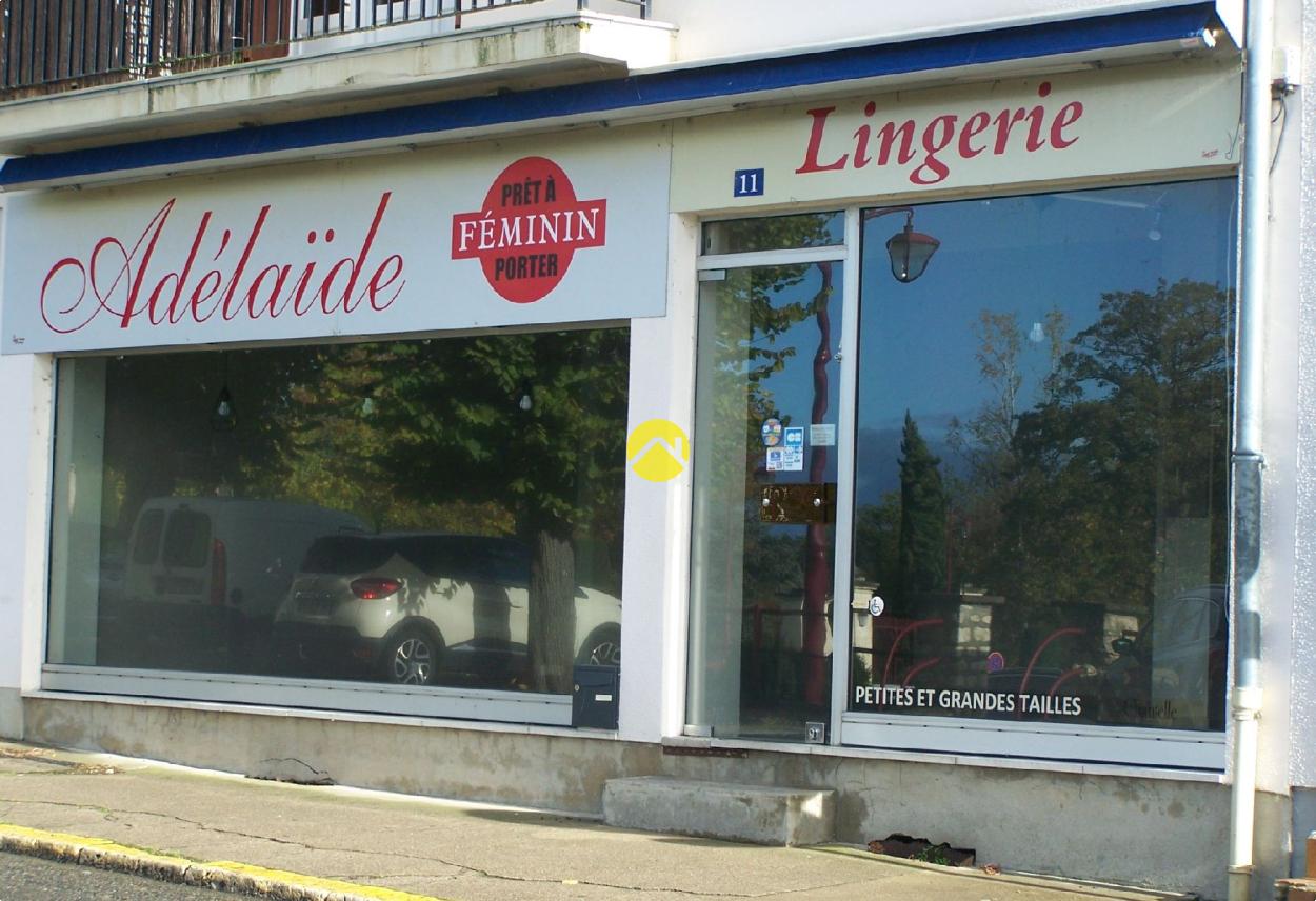 Immeuble 2 pièces 80 m² · à St Florent sur Cher · 80 m² · 82 500 €