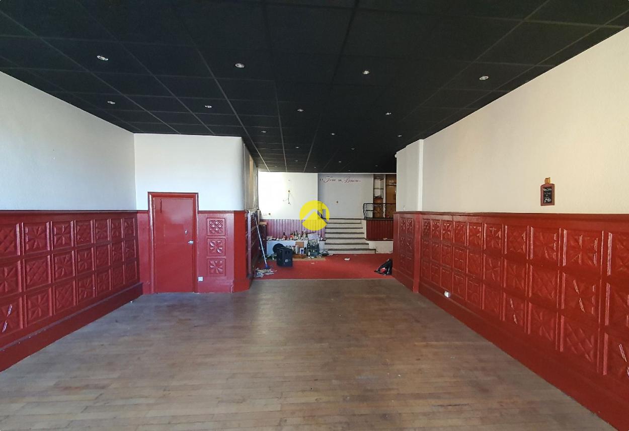 Maison 20 pièces 420 m² à Auzances, photo 3