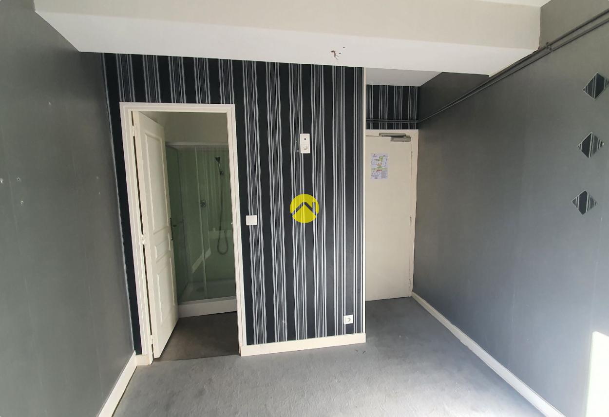 Maison 20 pièces 420 m² à Auzances, photo 9