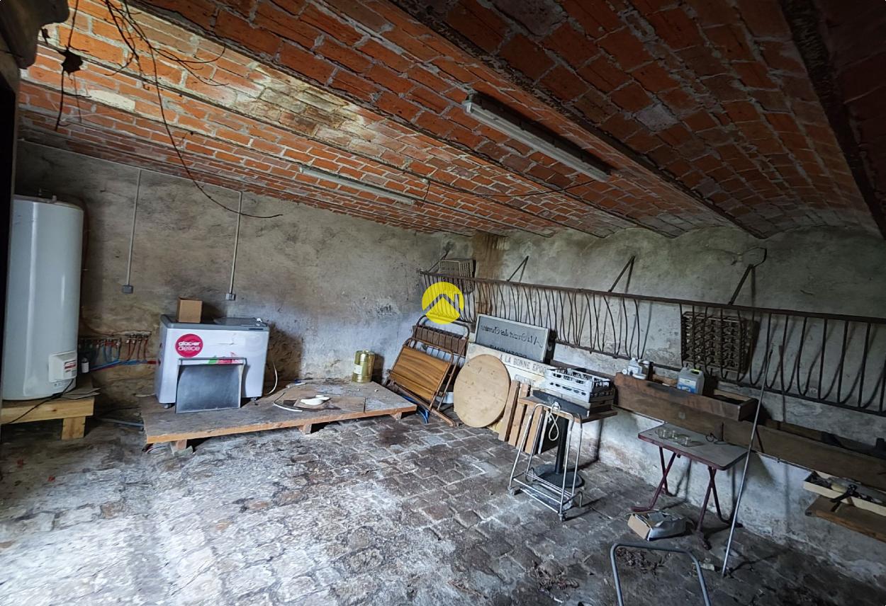 Immeuble 7 pièces 160 m² à Beffes, photo 16