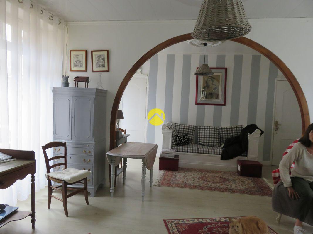 Appartement 5 pièces 111 m² · à Dun le Palestel · 111 m² · 93 500 €