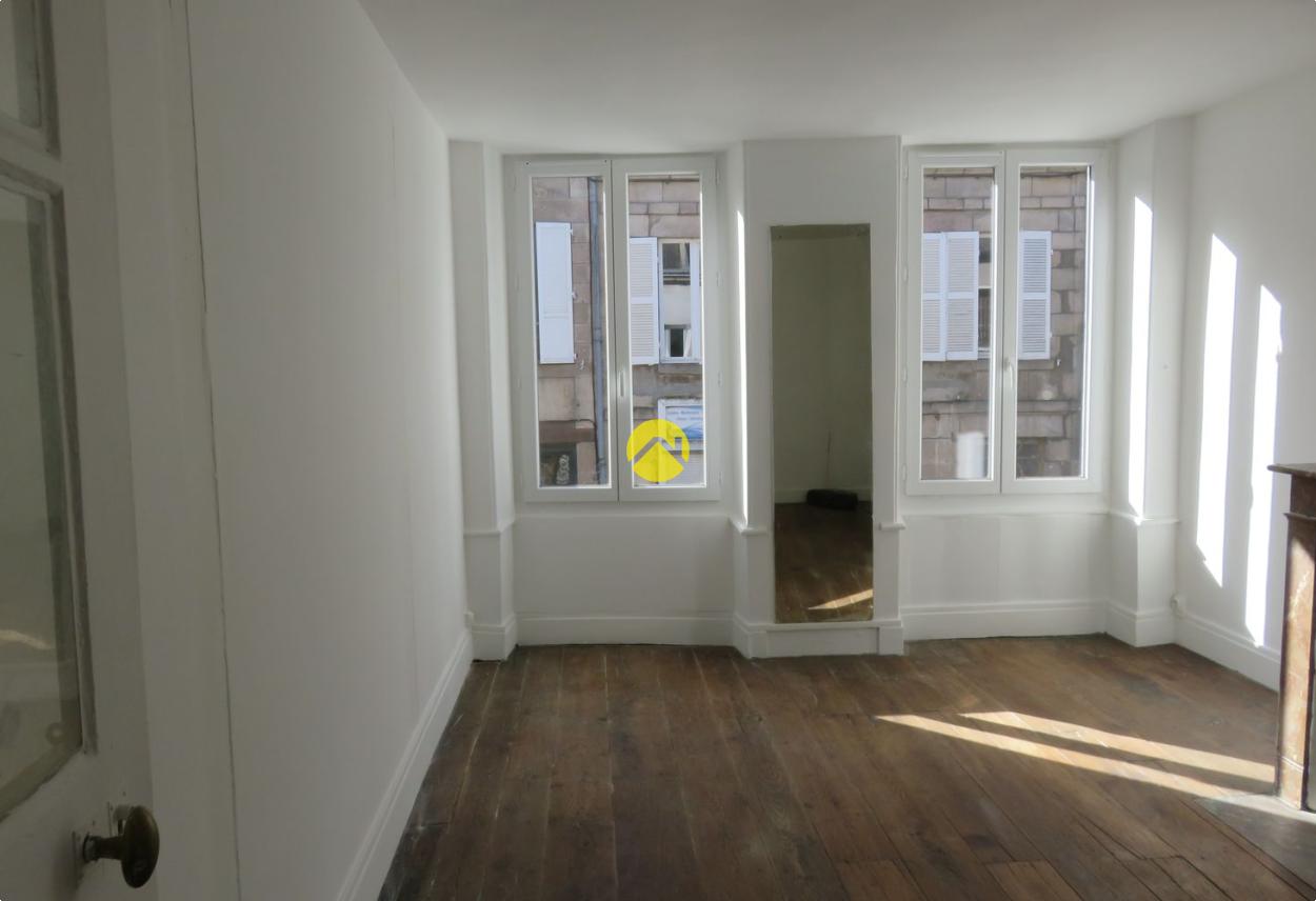 Appartement 7 pièces 155 m² · à Dun le Palestel · 155 m² · 125 350 €