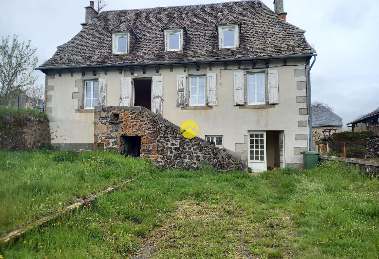 Maison 5 pièces 106 m² à Pierrefort, photo 3