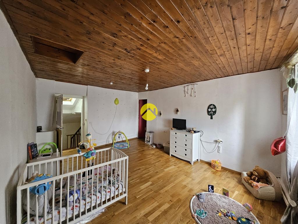 Immeuble 6 pièces 120 m² à Nérondes, photo 12
